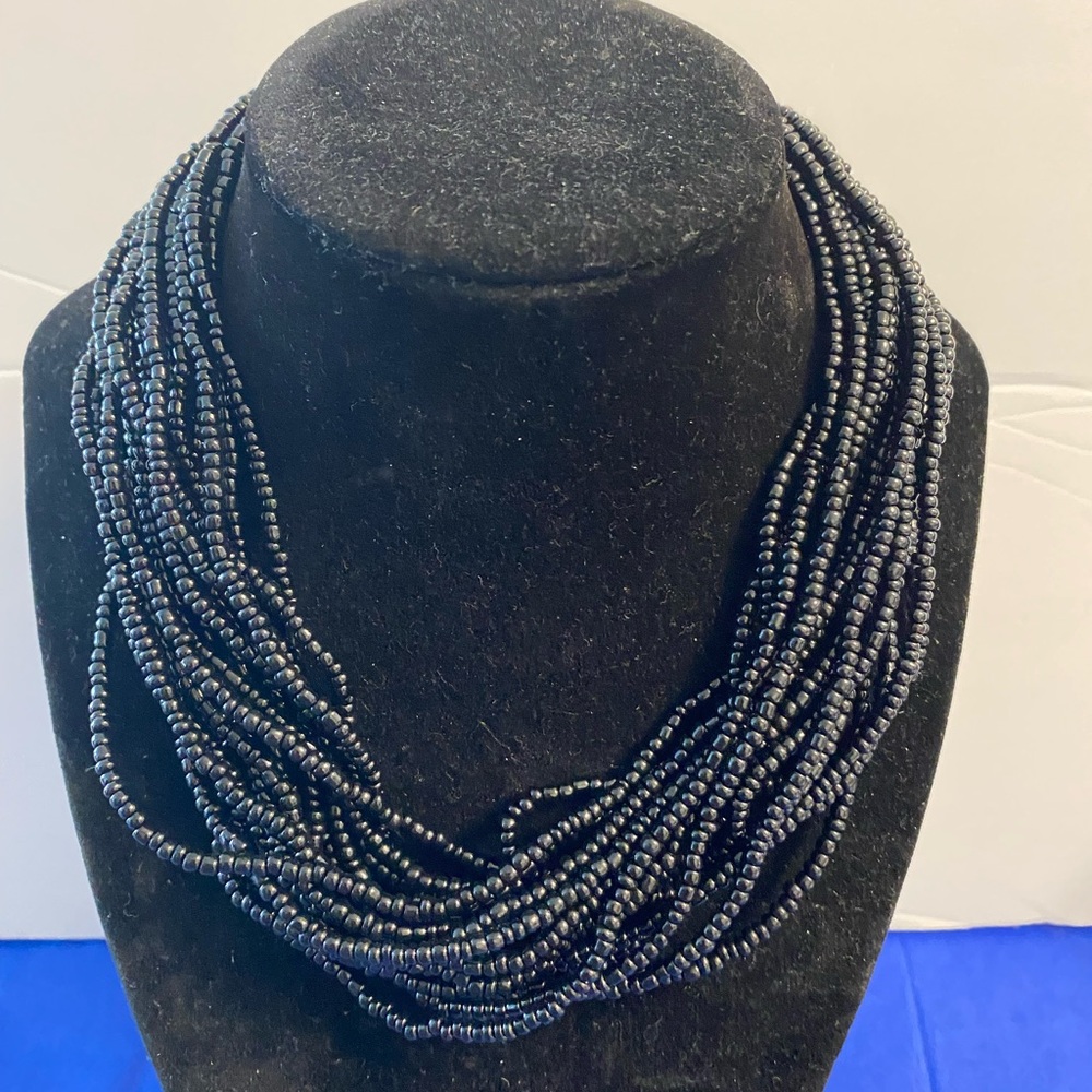 Elegant Black Beaded Necklace - Picture 8 of 12